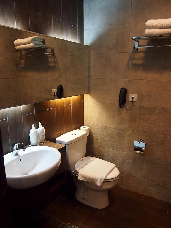 Roomz Hotel Seria ภายนอก รูปภาพ