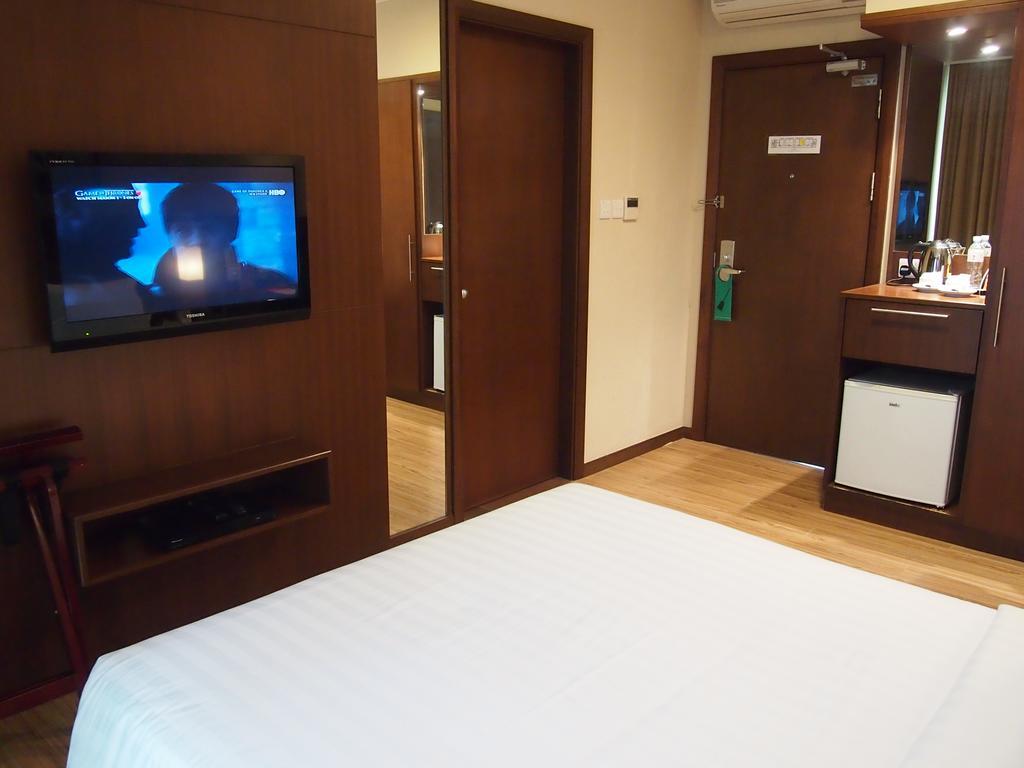 Roomz Hotel Seria ภายนอก รูปภาพ
