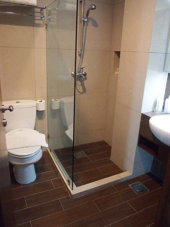 Roomz Hotel Seria ภายนอก รูปภาพ