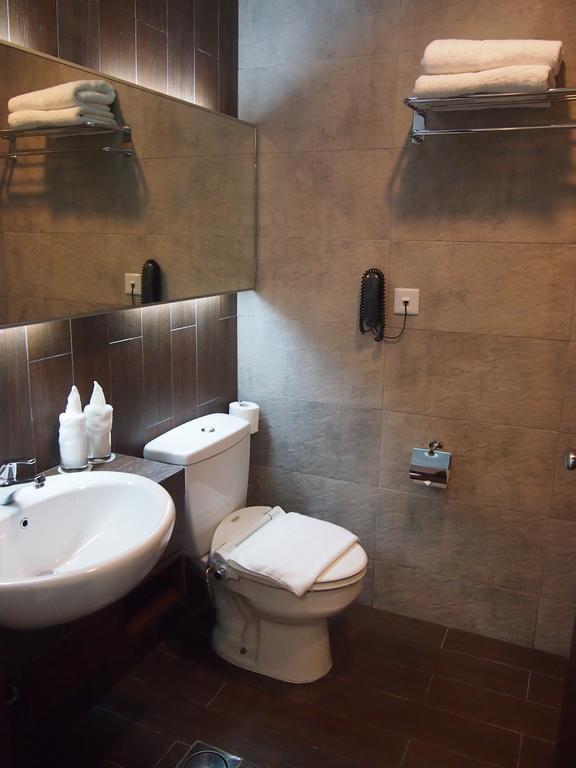 Roomz Hotel Seria ภายนอก รูปภาพ