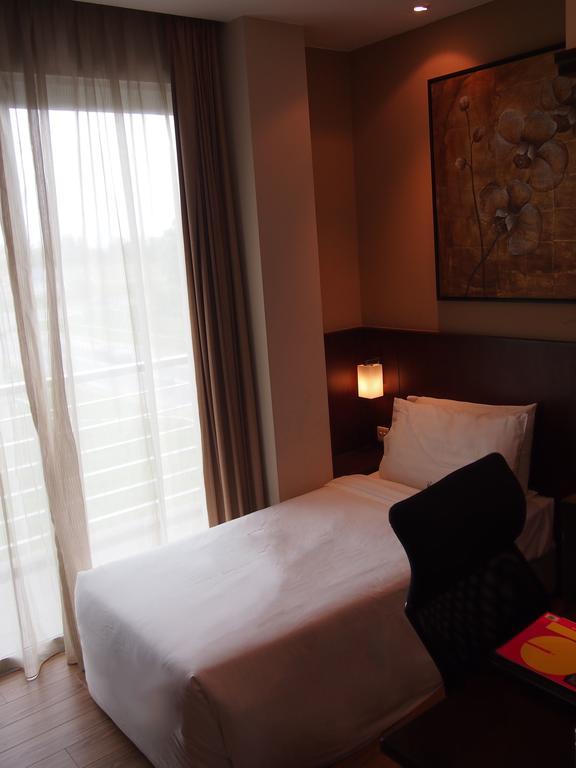 Roomz Hotel Seria ภายนอก รูปภาพ