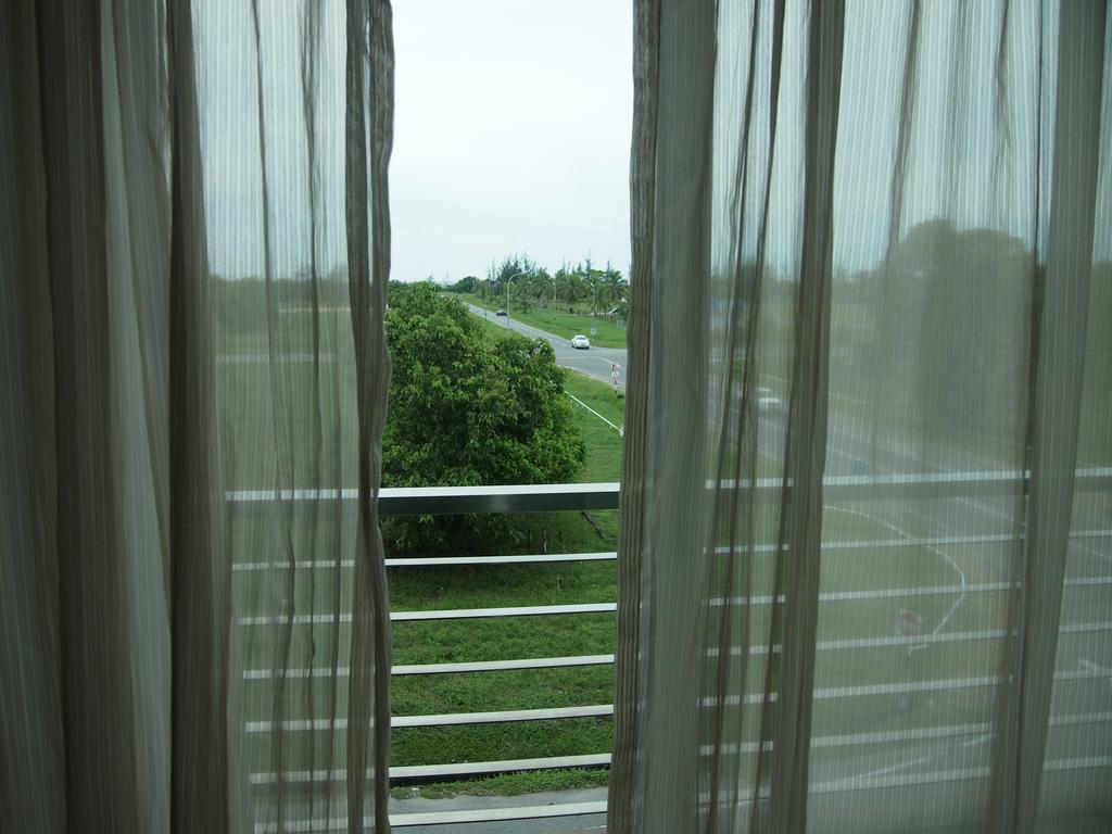 Roomz Hotel Seria ภายนอก รูปภาพ