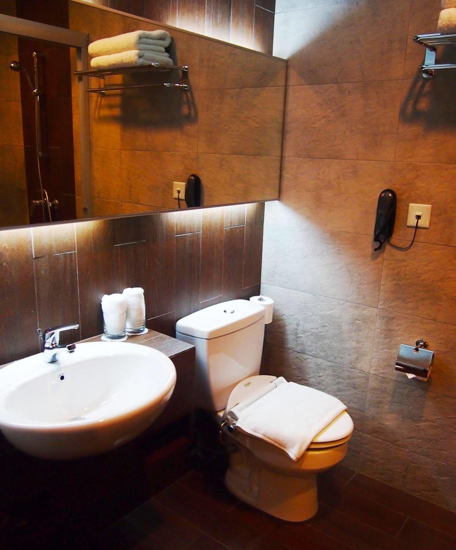 Roomz Hotel Seria ภายนอก รูปภาพ