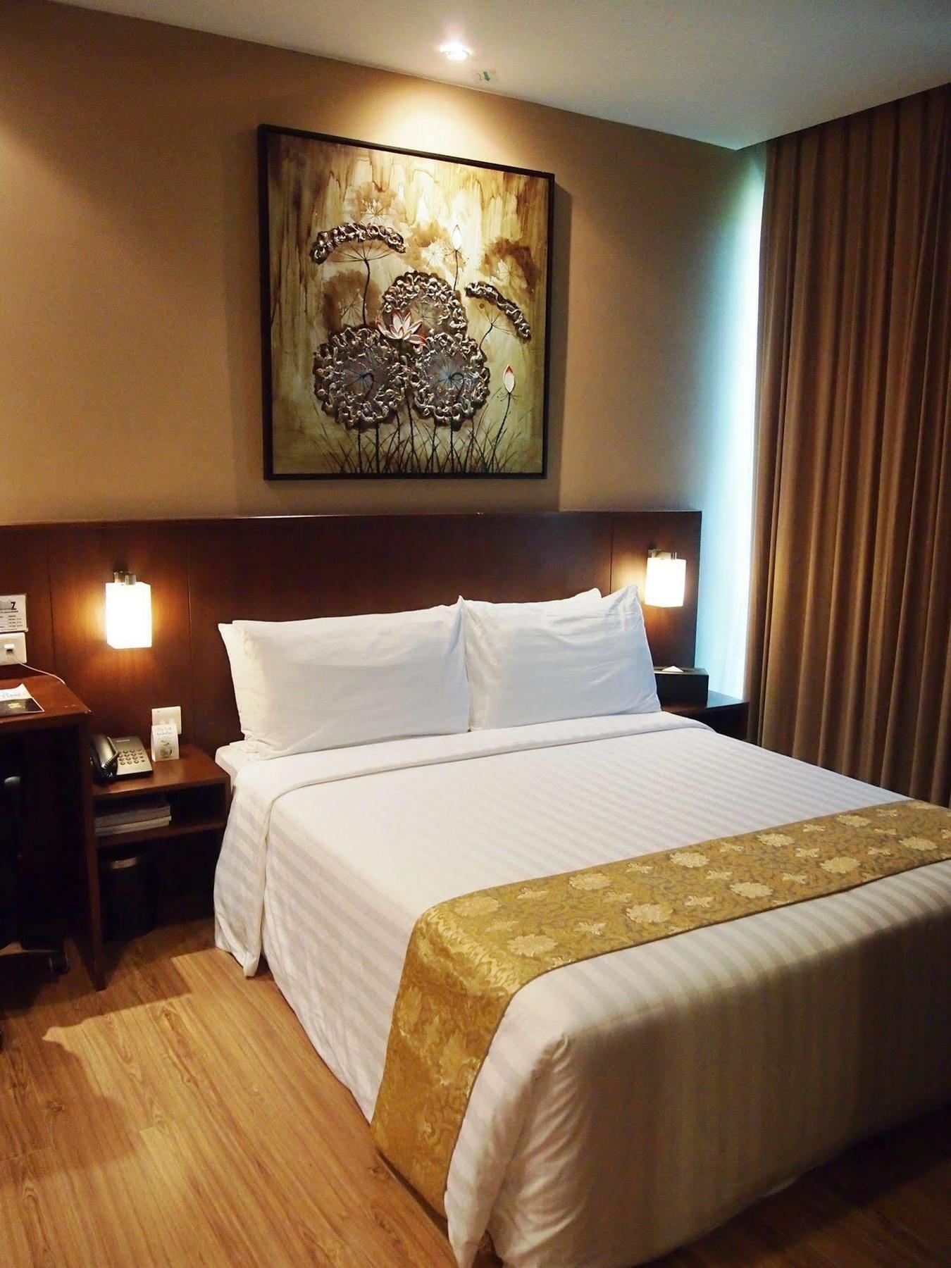 Roomz Hotel Seria ภายนอก รูปภาพ