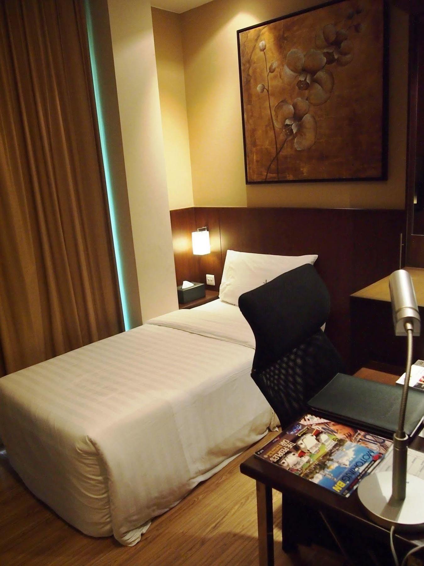 Roomz Hotel Seria ภายนอก รูปภาพ