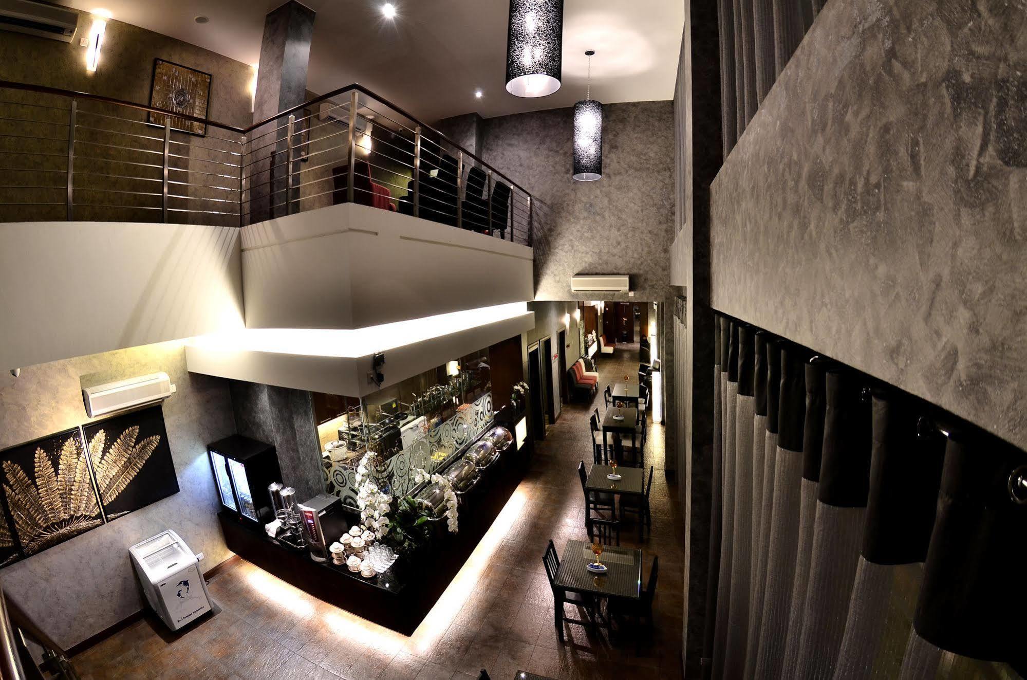 Roomz Hotel Seria ภายนอก รูปภาพ