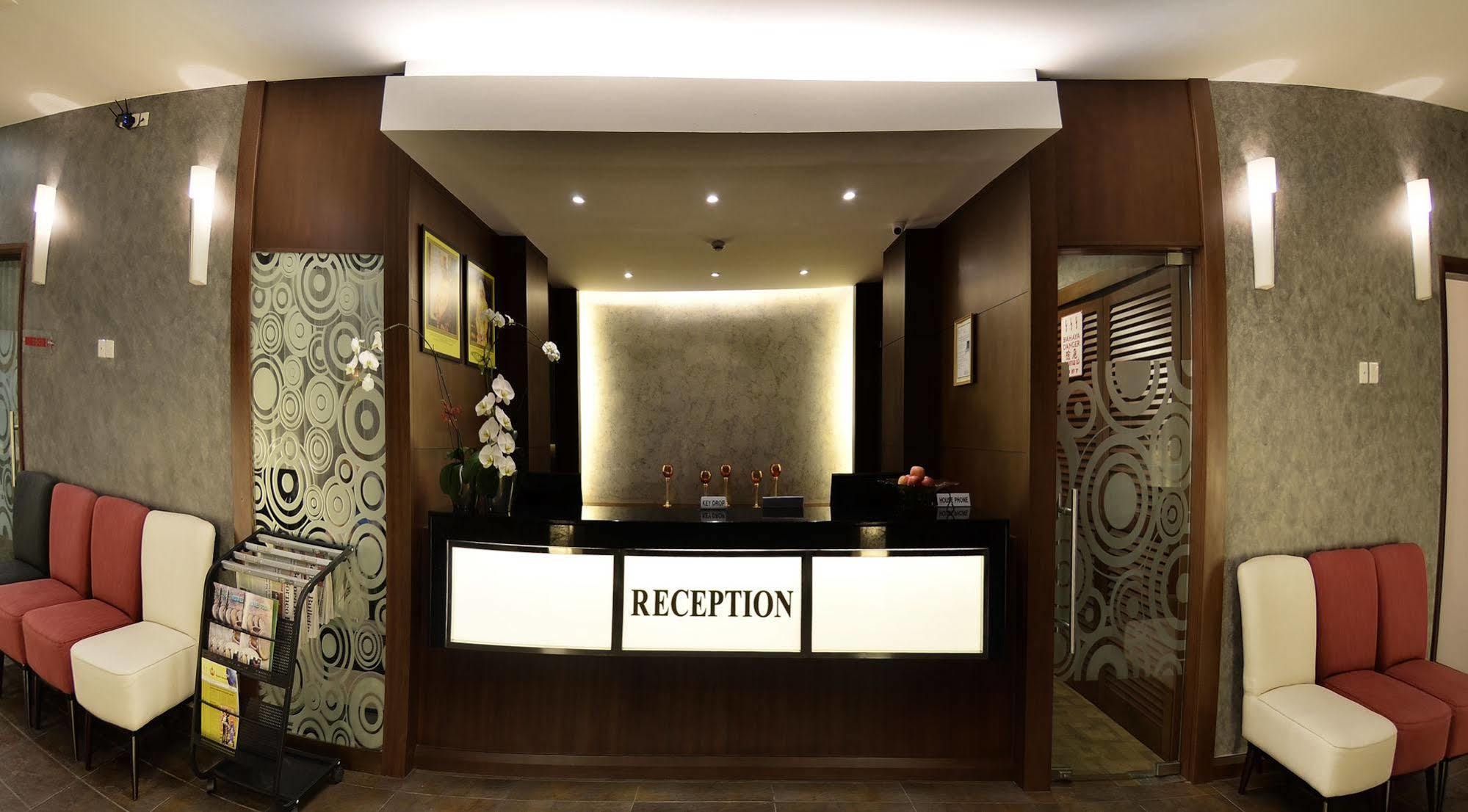 Roomz Hotel Seria ภายนอก รูปภาพ
