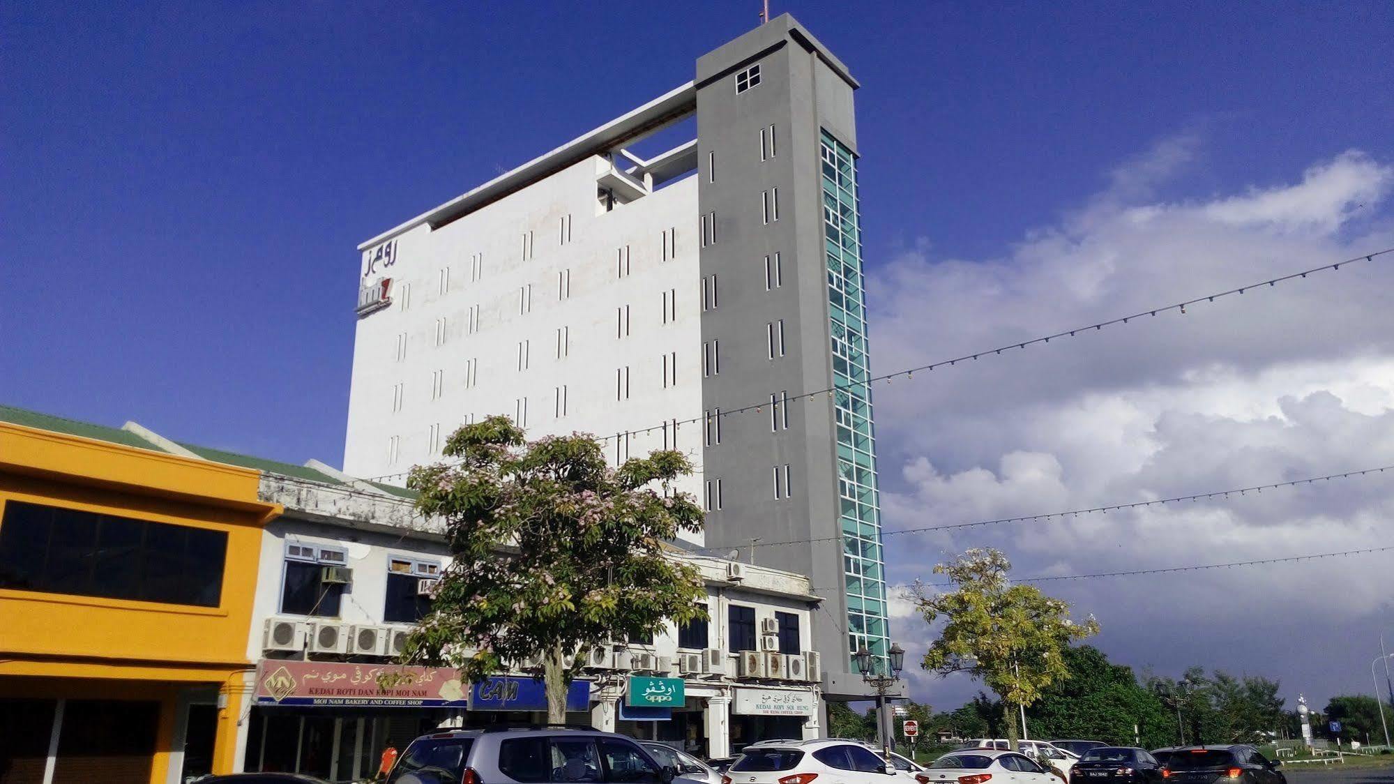 Roomz Hotel Seria ภายนอก รูปภาพ